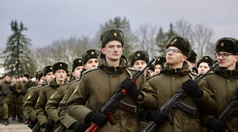 Военную присягу торжественно приняли 13 краснопольчан-новобранцев